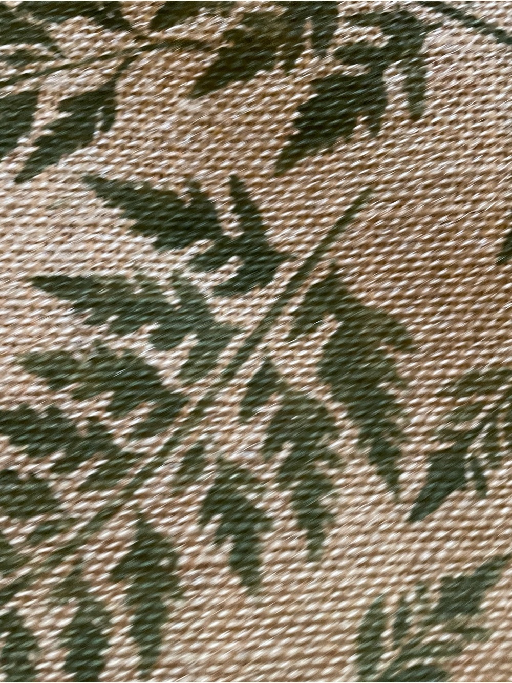 Green Leaf Pattern Burlap Table Runner - Picture 14 of 15